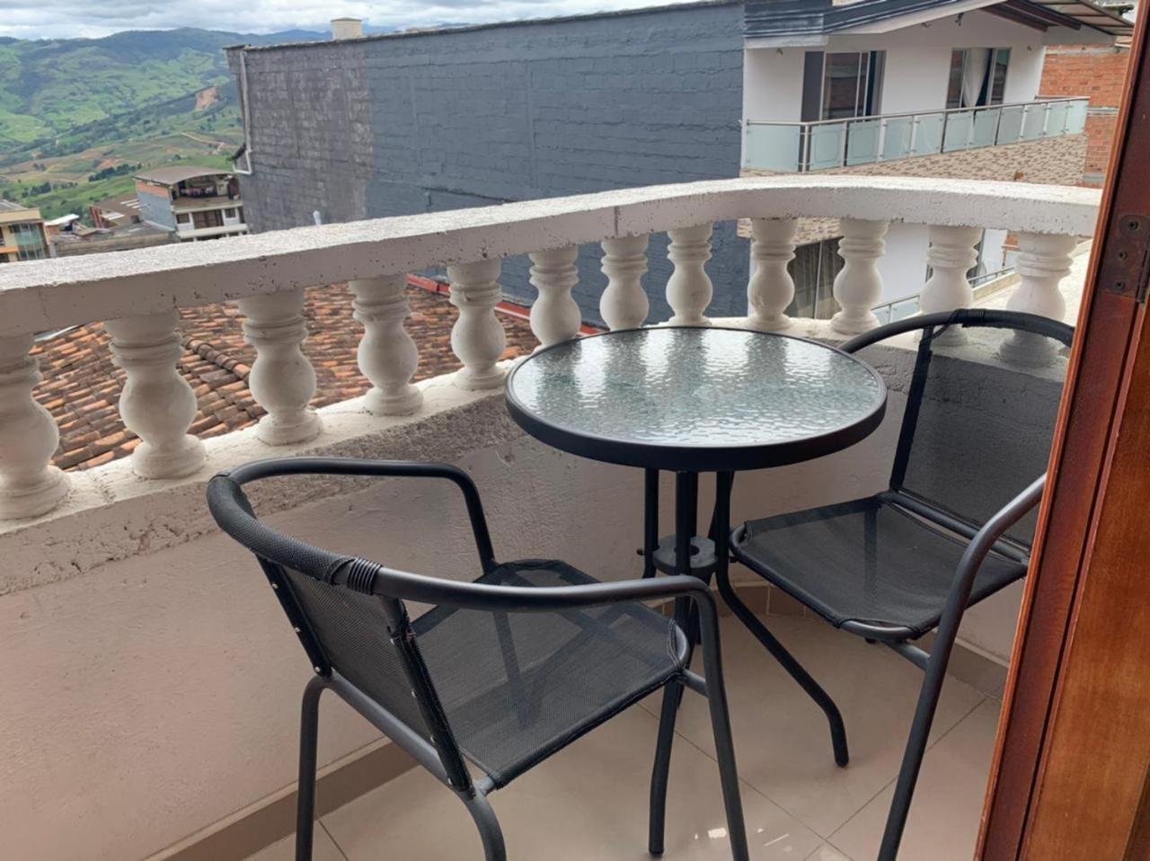 Hotel Alcatraz Yarumal Phòng bức ảnh